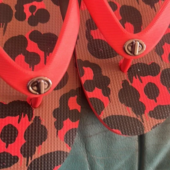 Coach women’s flip flops size 9/10 - Picture 2 of 5